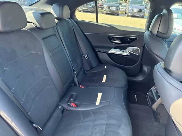 Mercedes-Benz E 220 E 220 d Sedan