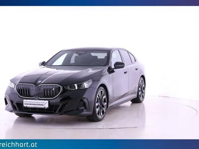 BMW i5 Sedan