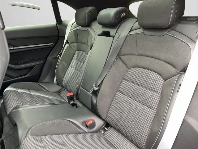 Porsche Taycan 4 Cross Turismo