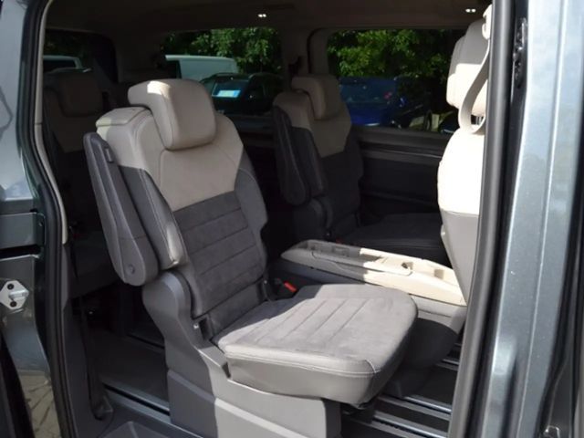 Volkswagen Multivan 2.0 TDI DSG Lang Style T7