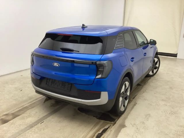 Ford Explorer Premium RWD