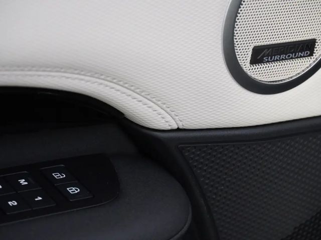 Land Rover Discovery D300 HSE