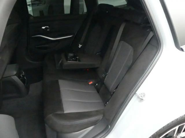 BMW 330 330e M-Sport Touring
