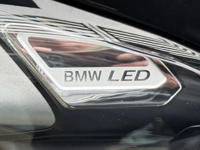 BMW 330 330i M-Sport Sedan xDrive