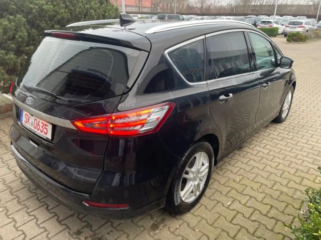 Ford S-Max Titanium