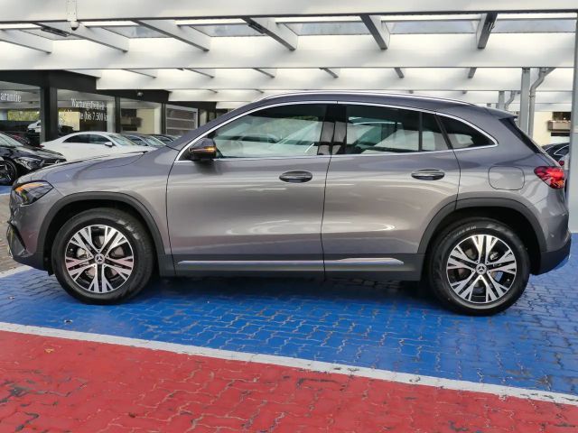 Mercedes-Benz GLA 180 Progressive