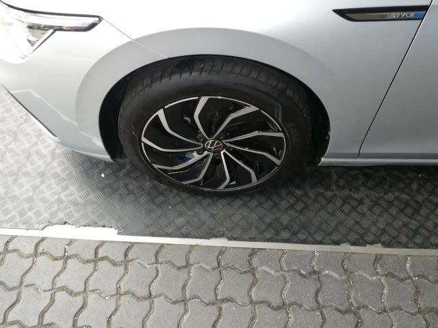 Volkswagen Golf Style Variant