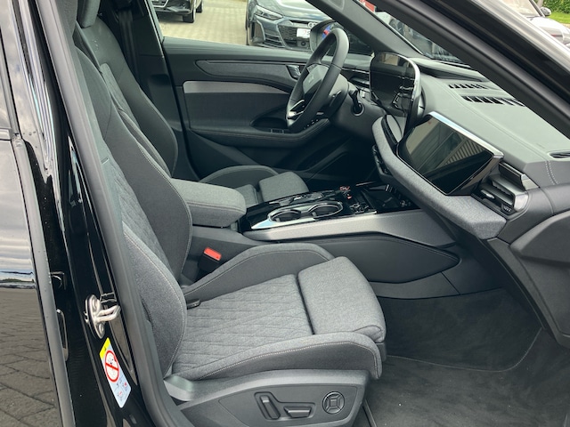 Audi A6 Avant Quattro S-Tronic