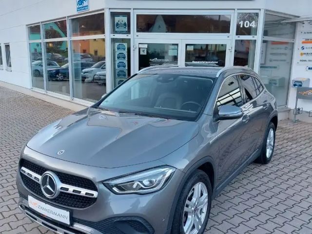 Mercedes-Benz GLA 200 Autom. LED AHK Widescreen