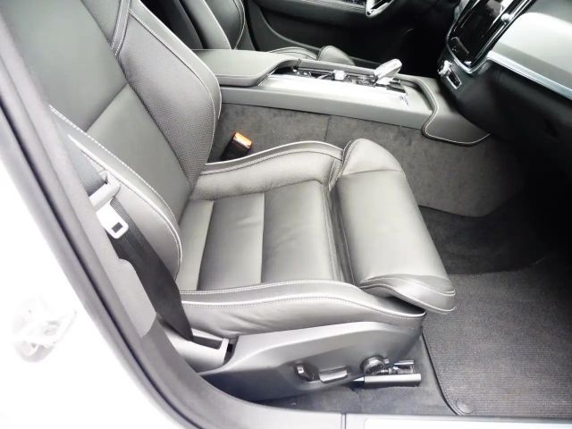 Volvo V90 Cross Country AWD Plus