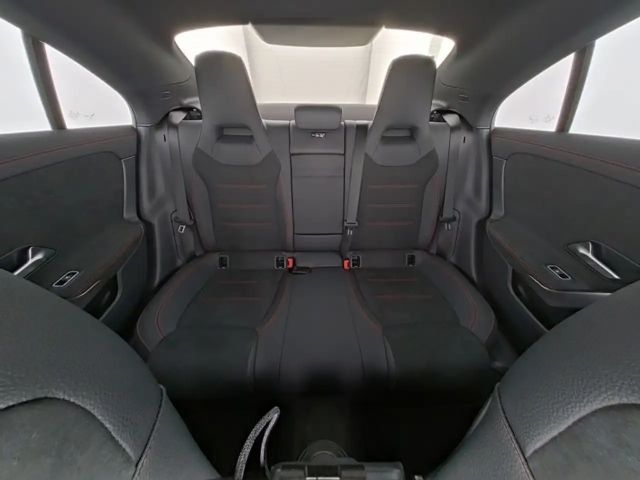 Mercedes-Benz CLA 200 AMG Line Coupé