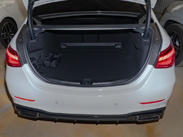 Mercedes-Benz C 200 AMG Line Sedan