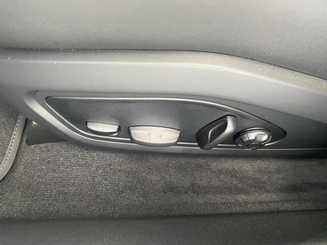 Porsche Taycan 4 Cross Turismo