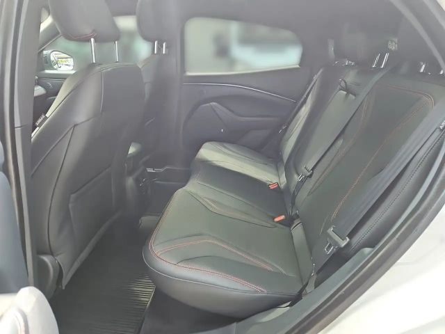 Ford Mustang Mach-E AWD Standard range