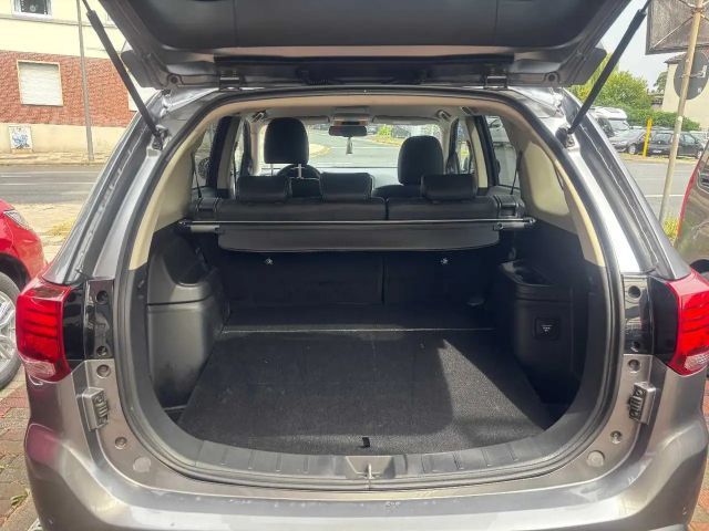 Mitsubishi Outlander 4WD PHEV