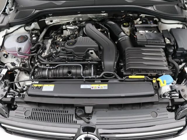 Volkswagen Golf 1.5 eTSI DSG Style Variant