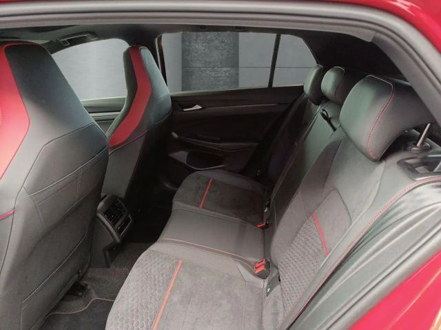 Volkswagen Golf 2.0 TSI DSG