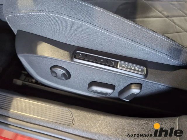 Volkswagen Golf DSG Golf VIII IQ.Drive Style