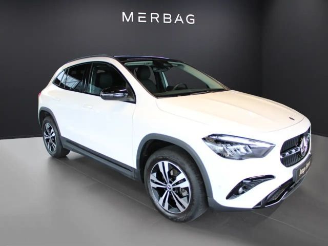 Mercedes-Benz GLA 200 Progressive