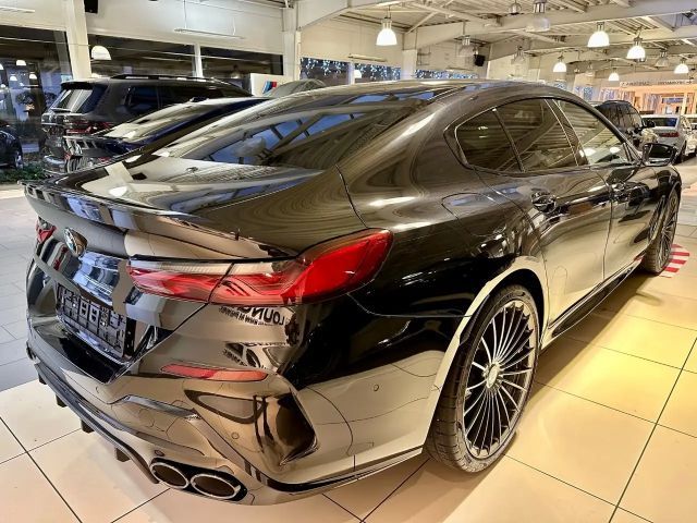 Alpina B8 Gran Coupe. Schwarz. Voll. Souverän.