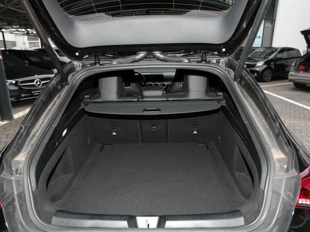 Mercedes-Benz CLA 180 AMG Line Shooting Brake