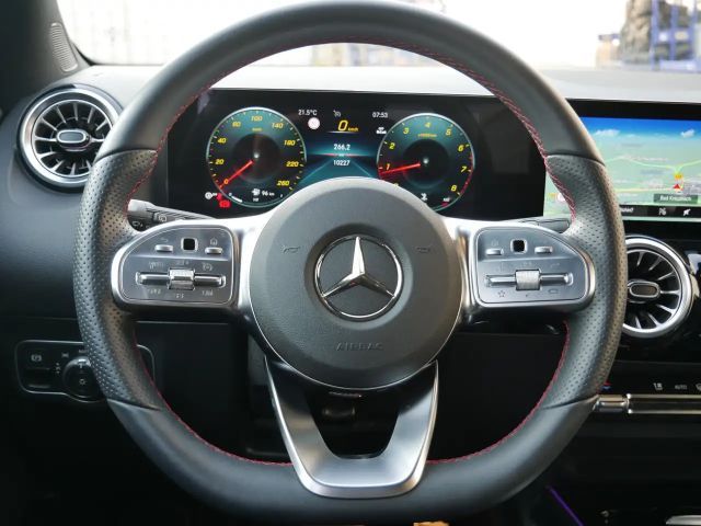 Mercedes-Benz GLA 200 AMG Line