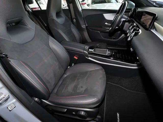 Mercedes-Benz A 250 A 250 e AMG Line