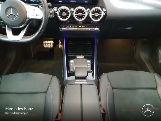 Mercedes-Benz B 250 AMG Line Sedan