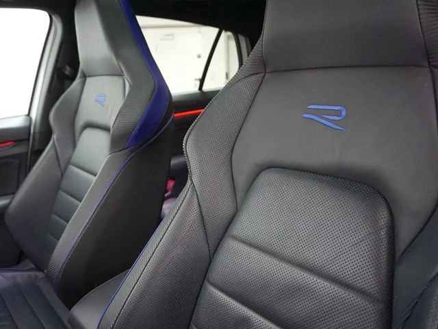 Volkswagen Golf 2.0 TSI DSG