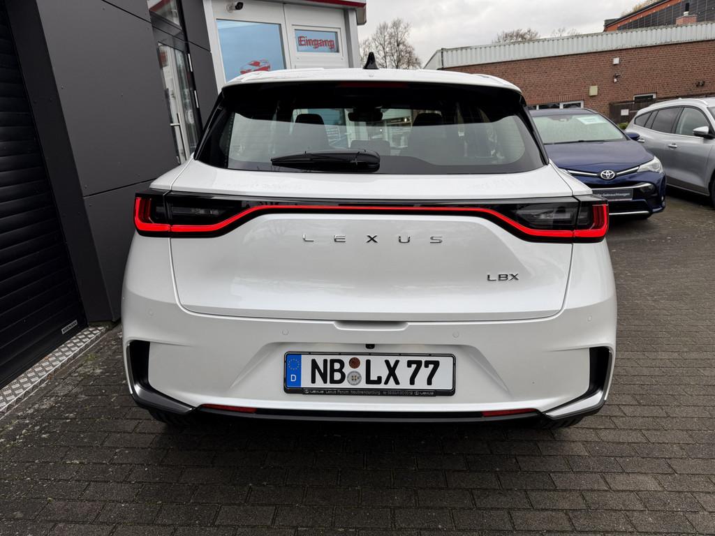 Lexus LBX Elegant