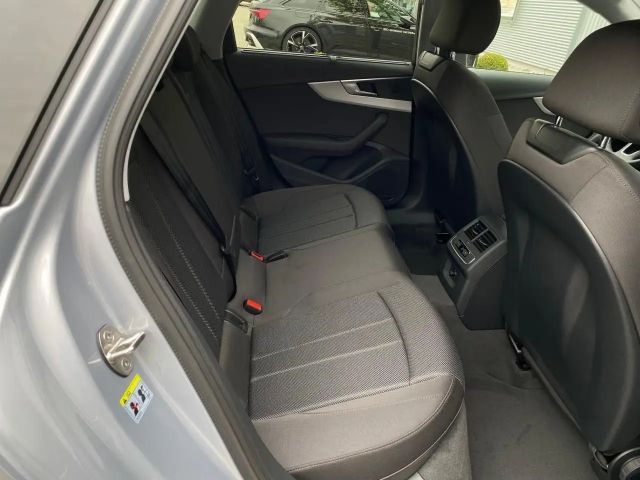 Audi A4 35 TFSI Avant S-Tronic