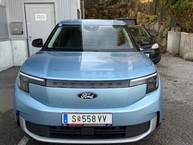 Ford Explorer AWD EV Premium