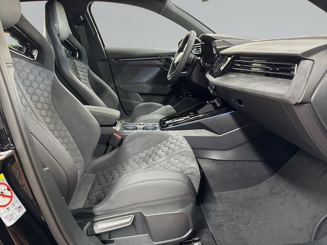 Audi RS3 Quattro S-Tronic Sedan