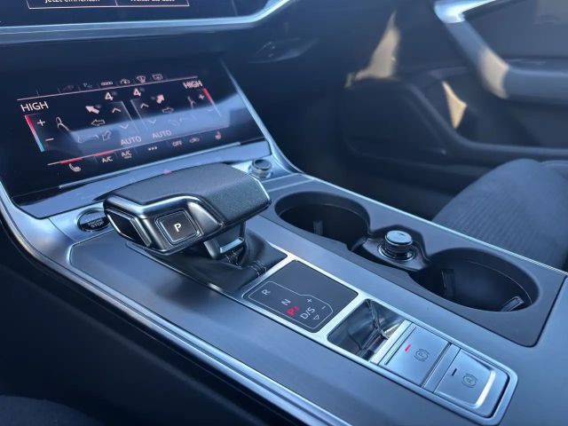 Audi A6 Hybride Quattro S-Line Sedan