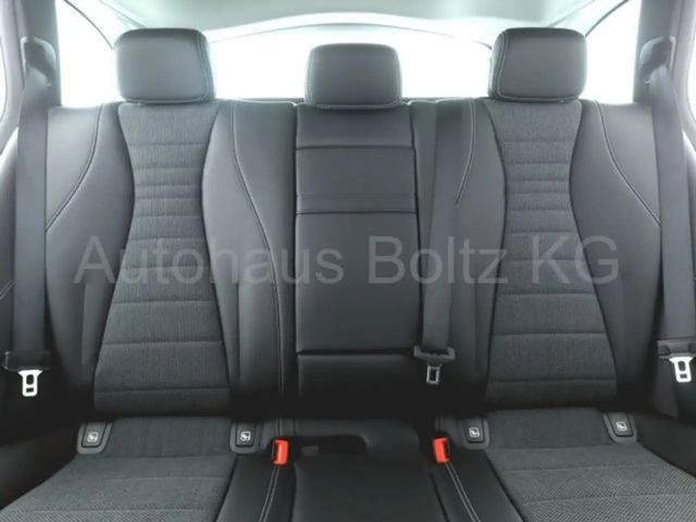 Mercedes-Benz E 220 AVANTGARDE E 220 d Estate