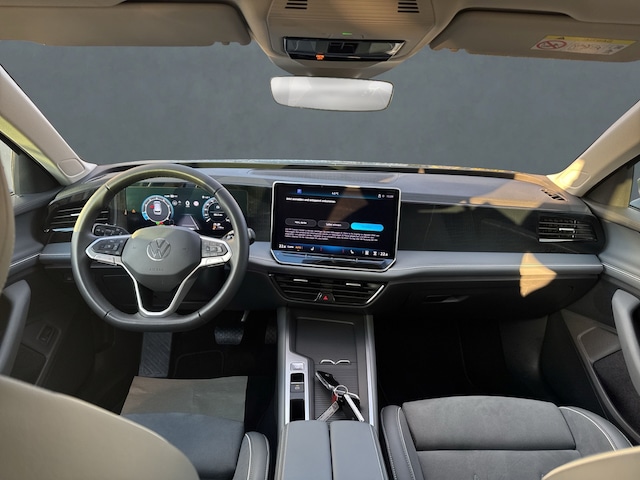 Volkswagen Passat 1.5 eTSI Business