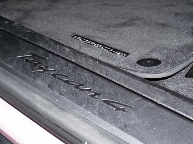 Porsche Taycan 4 Cross Turismo