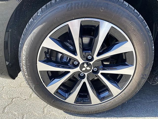 Mitsubishi Colt PLUS 1,0l Benziner 5MT Klima Navi Rückfahrkamera