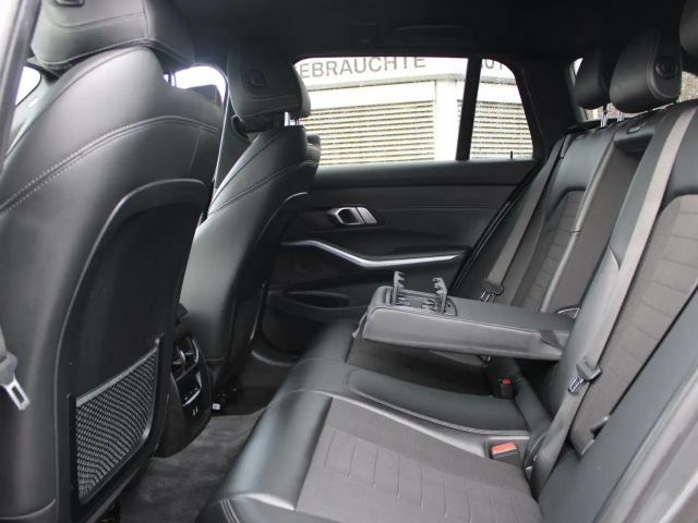 BMW 330 330e Touring xDrive