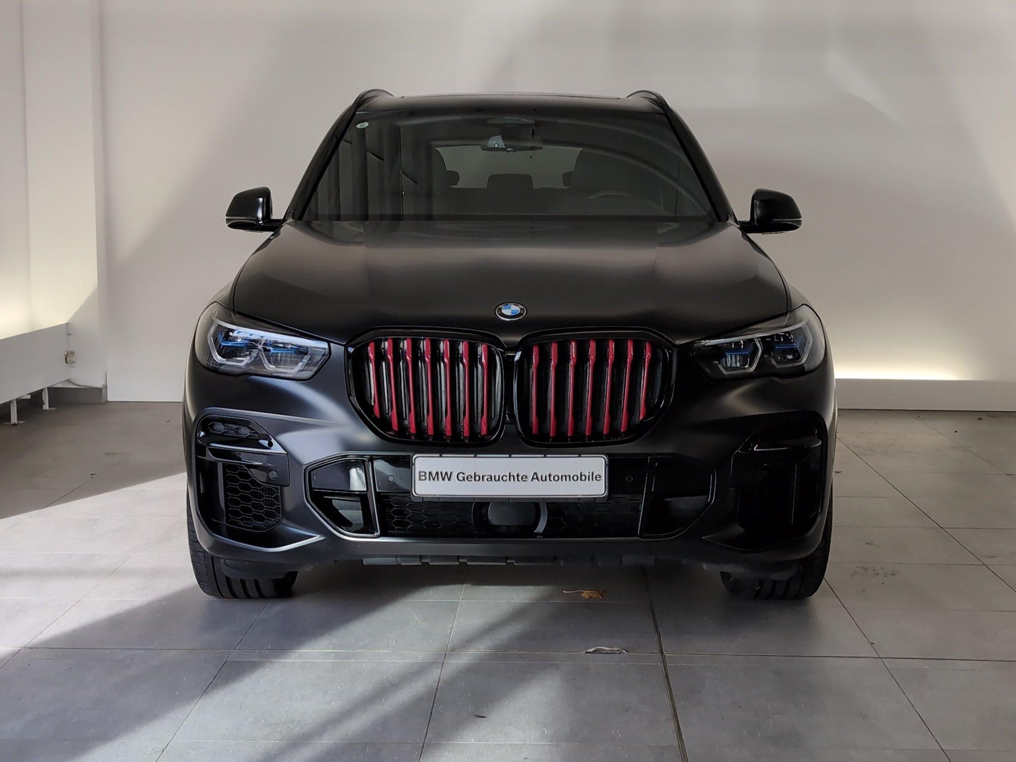 BMW X5 M50i