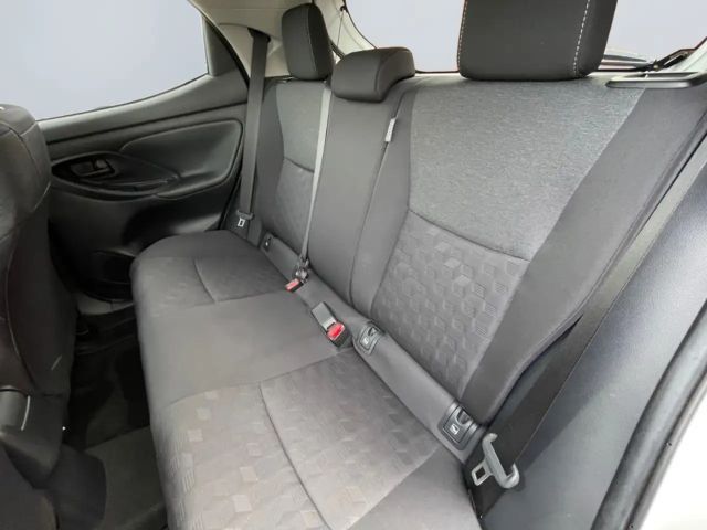 Toyota Yaris Hatchback Hybride Team D