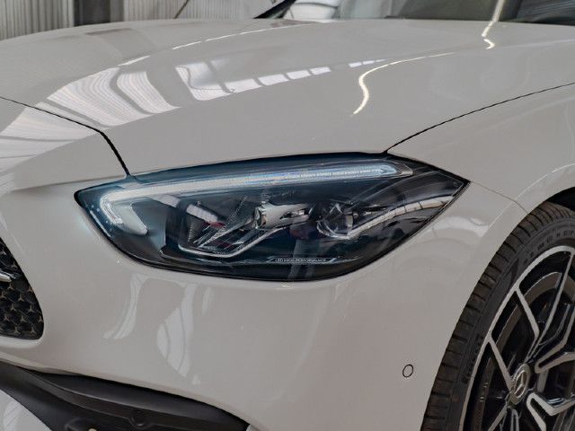 Mercedes-Benz C 200 AMG Line Sedan