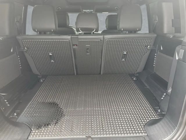 Land Rover Defender 110 Dynamic HSE