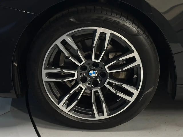 BMW 520 520d M-Sport Sedan