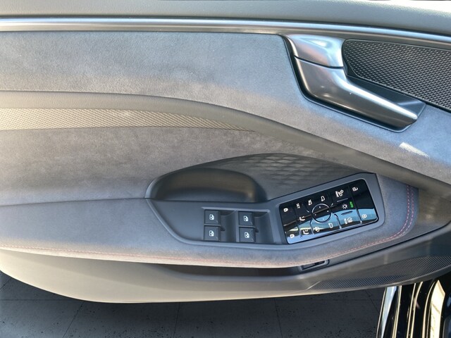 Audi A6 e-tron Avant Quattro