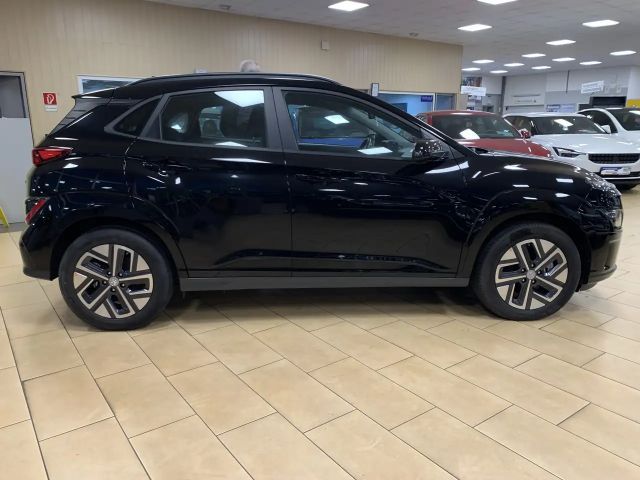 Hyundai Kona Select
