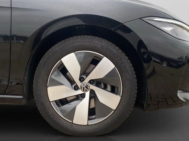 Volkswagen Passat 1.5 eTSI Business Variant