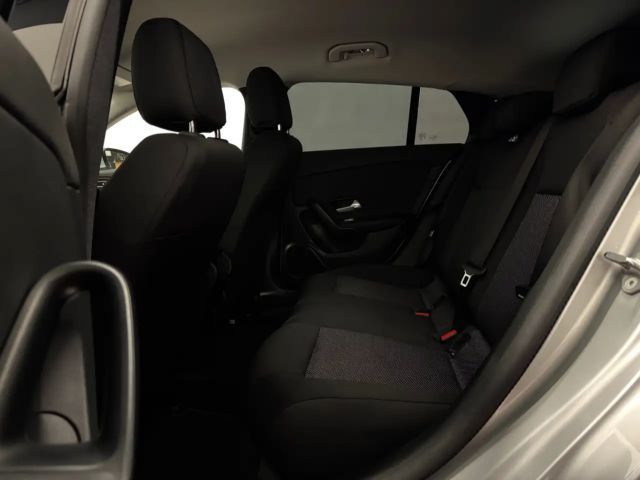 Mercedes-Benz CLA 200 CLA 200 d