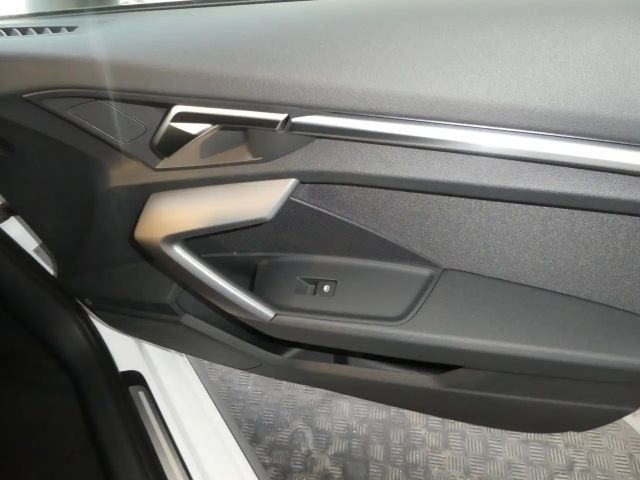 Audi A3 30 TFSI Sedan