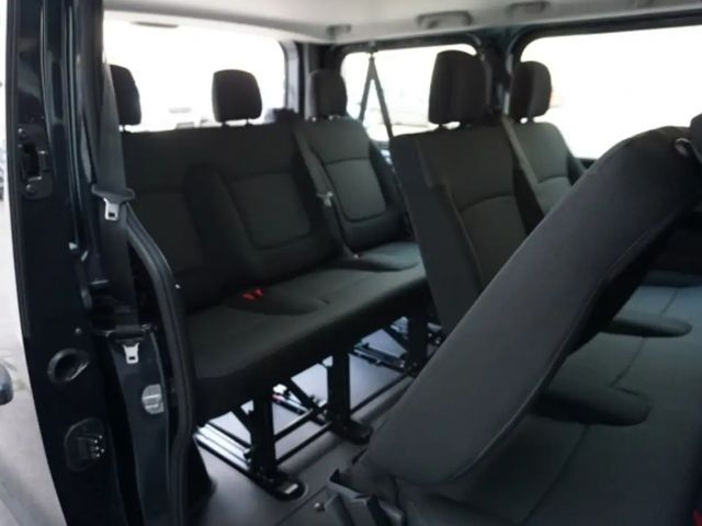 Nissan Primastar Primastar PKW acenta 9-sitzig